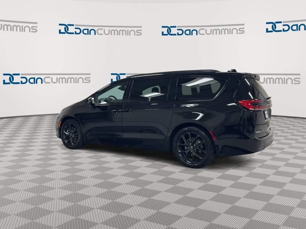 Used 2025 Chrysler Pacifica Limited FWD image 6