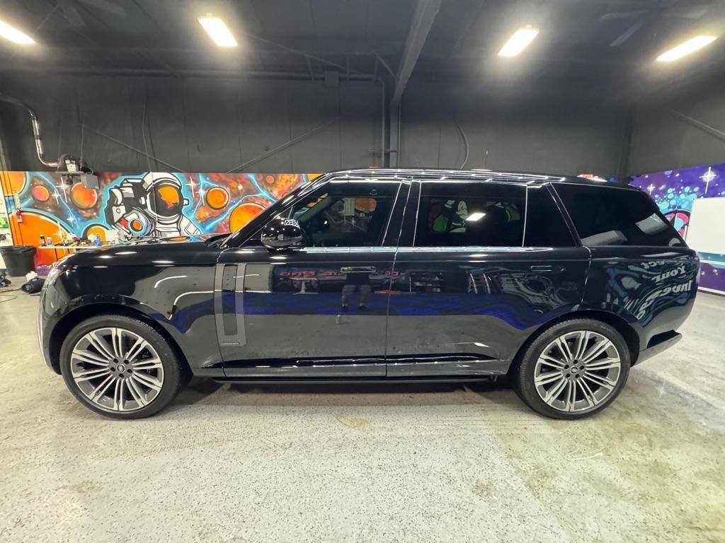 Used 2025 Land Rover Range Rover Long Wheelbase Autobiography AWD/4WD image 2