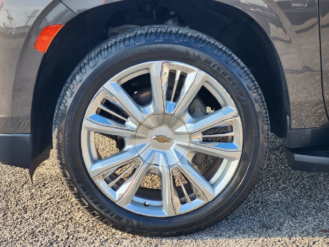Used 2021 Chevrolet Suburban LT RWD image 10