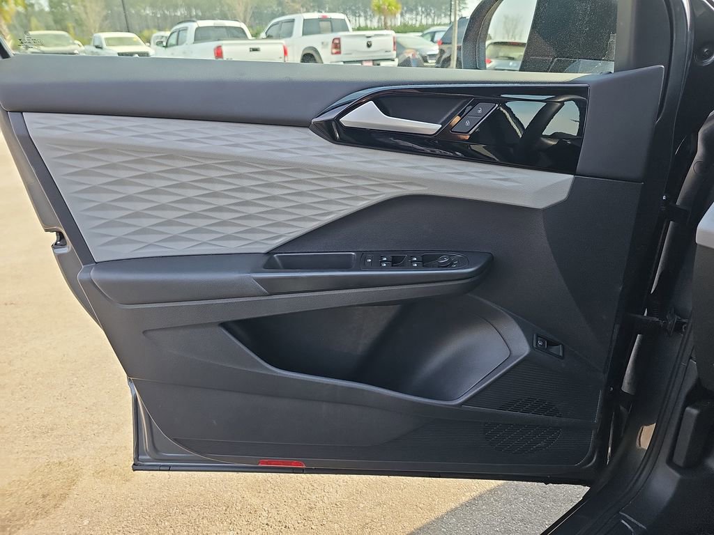 Used 2022 Volkswagen Taos S image 29