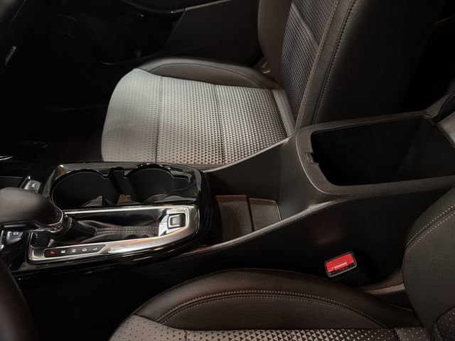 Certified 2025 Chevrolet Trax LT w/ LT Convenience Package image 21