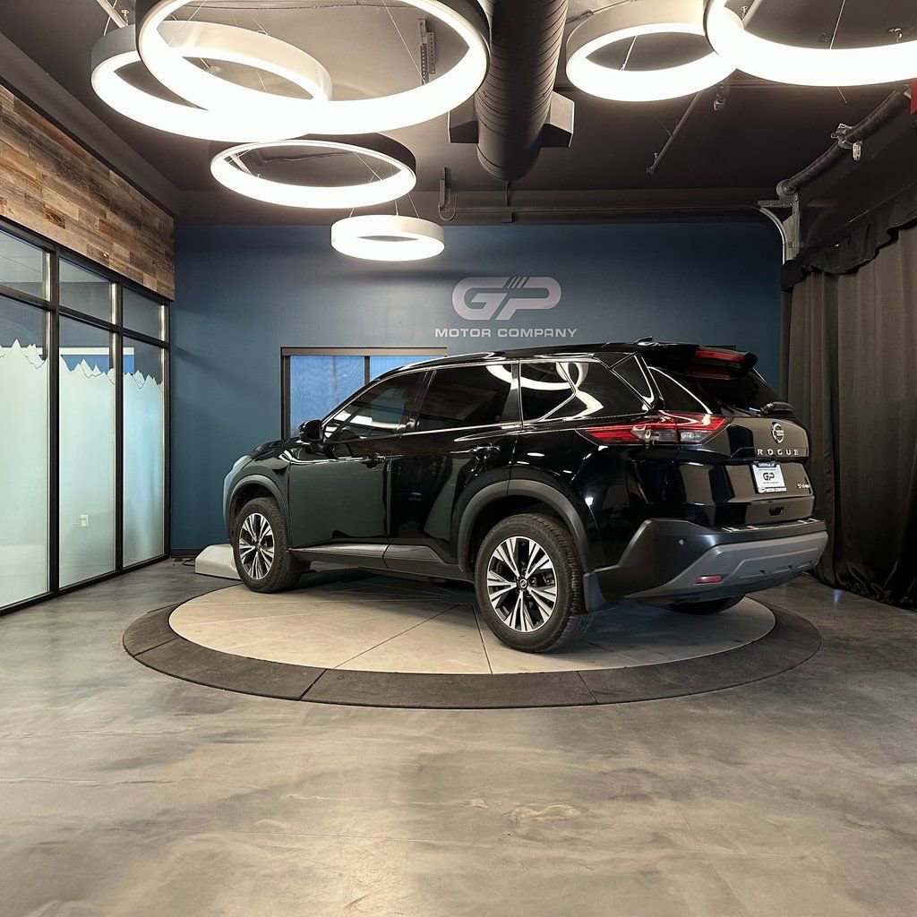Used 2021 Nissan Rogue SV image 5