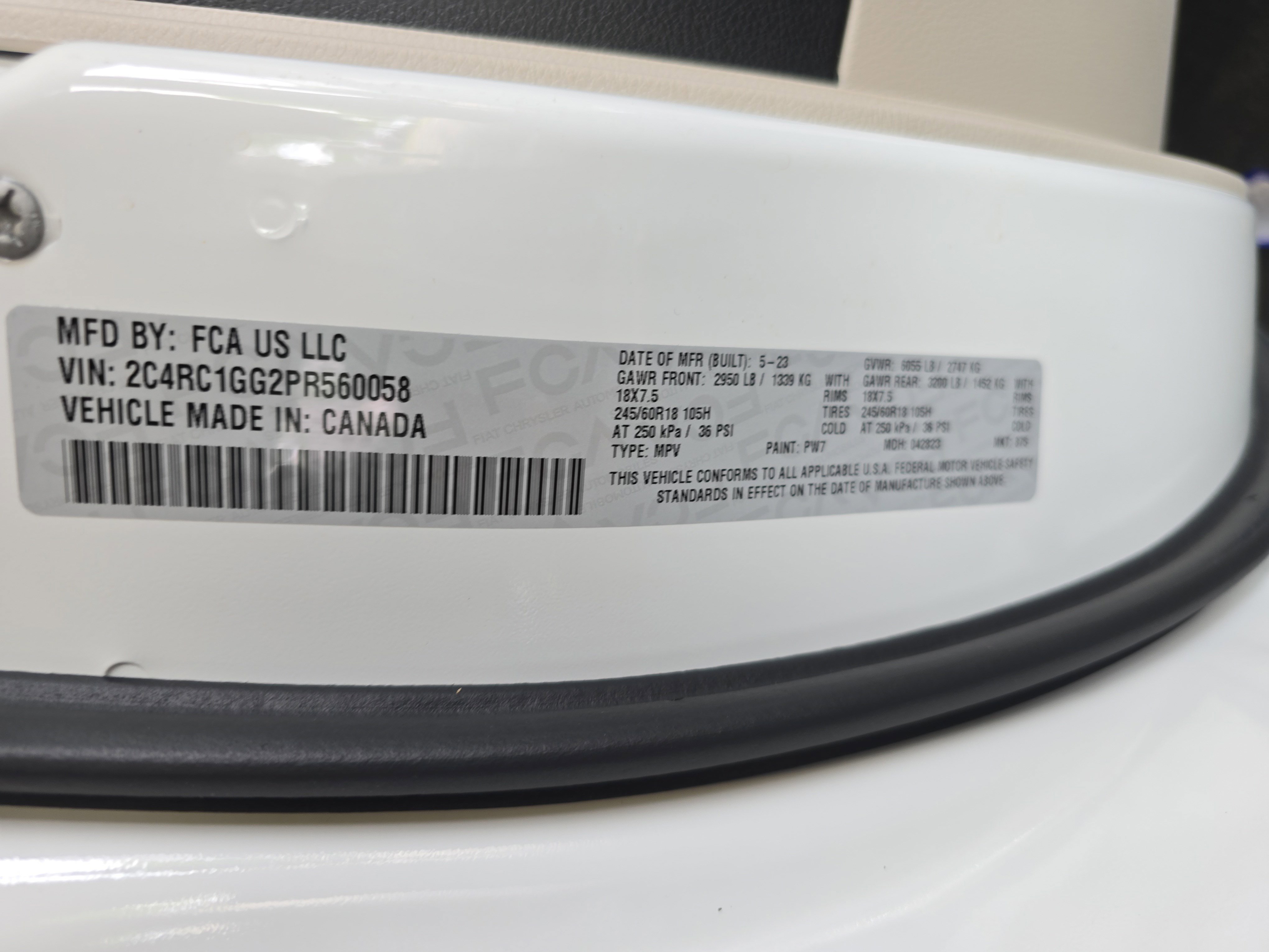 Used 2023 Chrysler Pacifica Limited FWD image 33