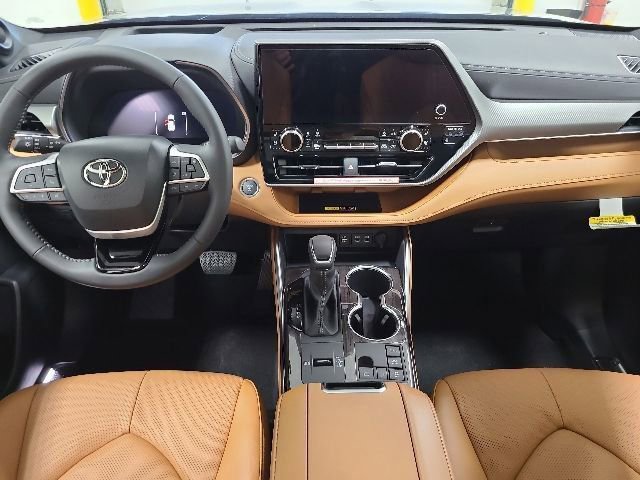 New 2026 Toyota Highlander Platinum AWD/4WD image 25