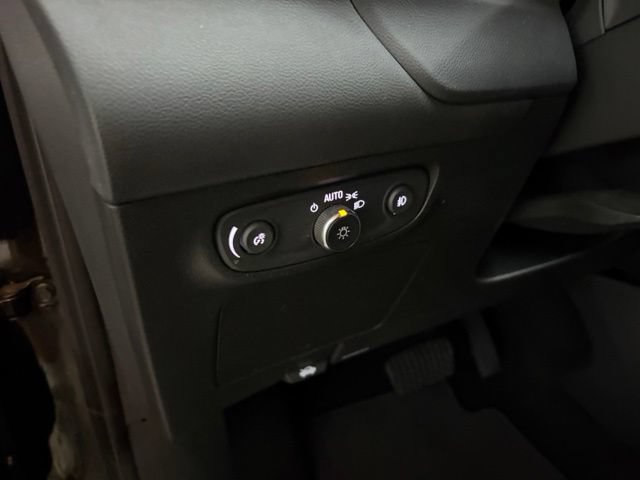 Used 2023 Buick Encore GX Preferred w/ Cold Weather Comfort Package FWD image 32