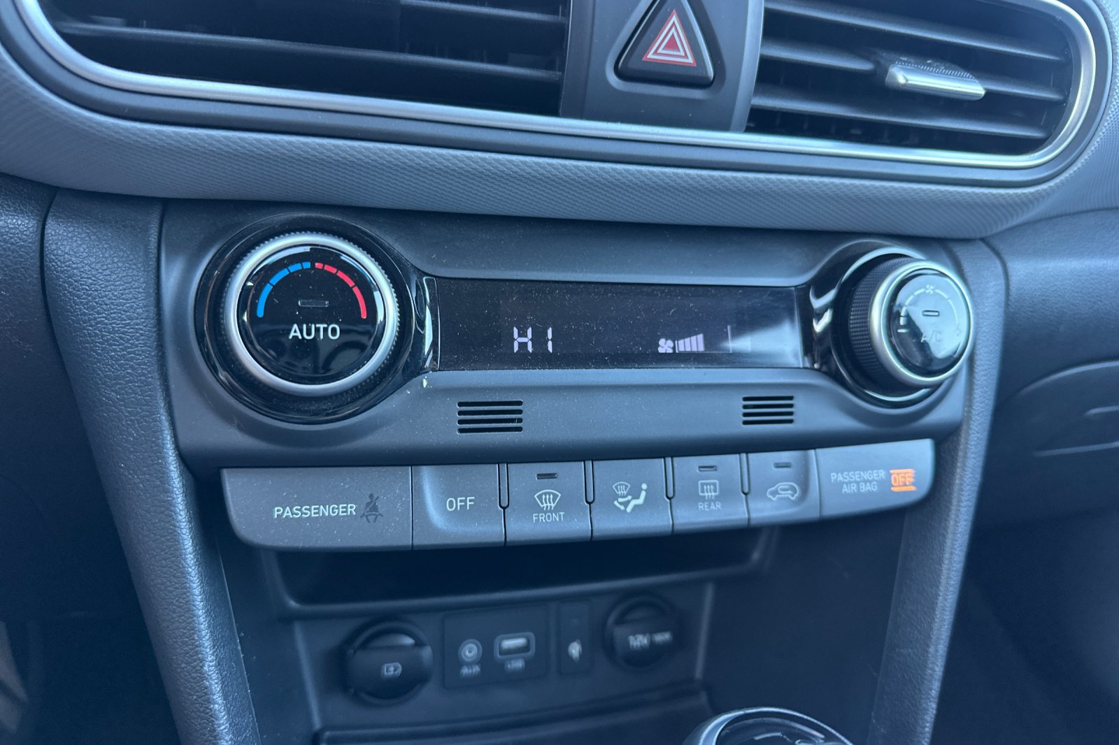 Used 2019 Hyundai Kona Ultimate AWD/4WD image 27