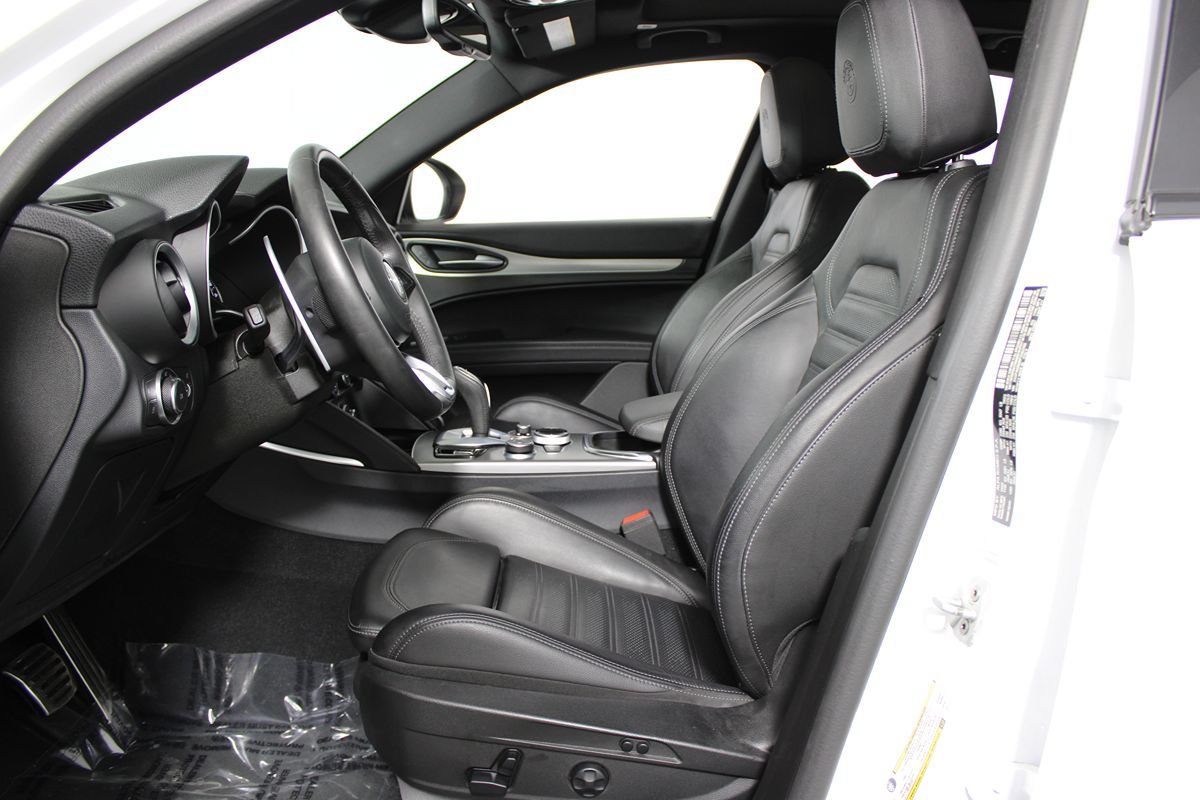 Used 2023 Alfa Romeo Stelvio Veloce AWD/4WD image 7