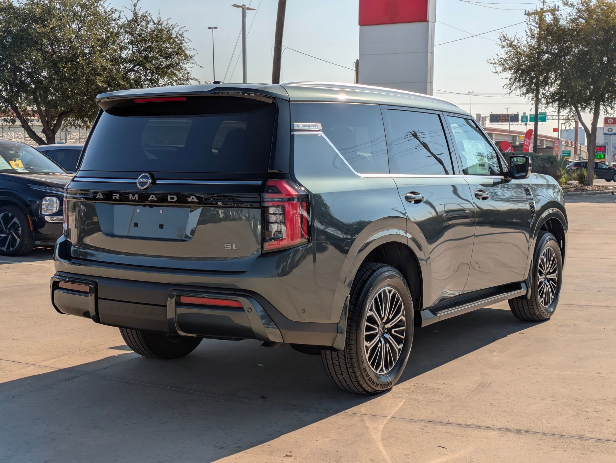 New 2026 Nissan Armada SL image 3