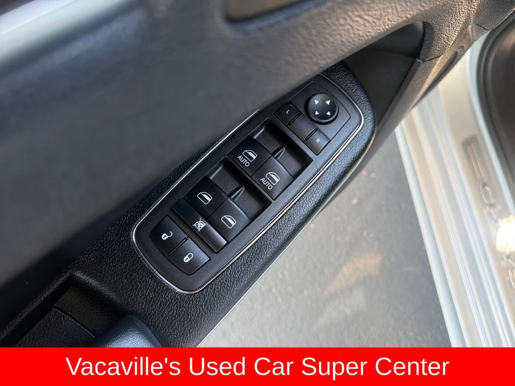 Used 2022 Chrysler 300 Touring L w/ Comfort Group RWD image 11