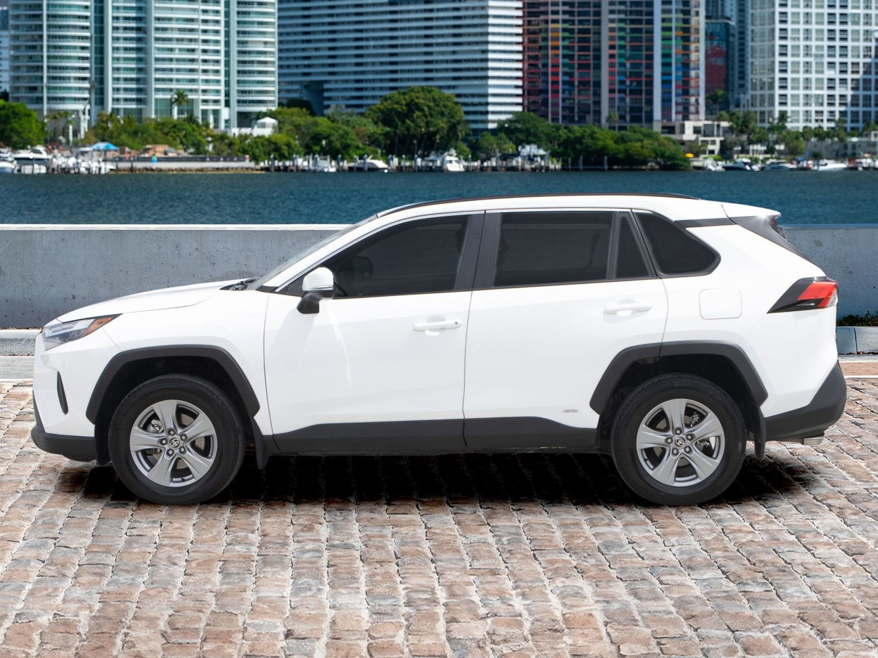 Used 2024 Toyota RAV4 XLE image 8