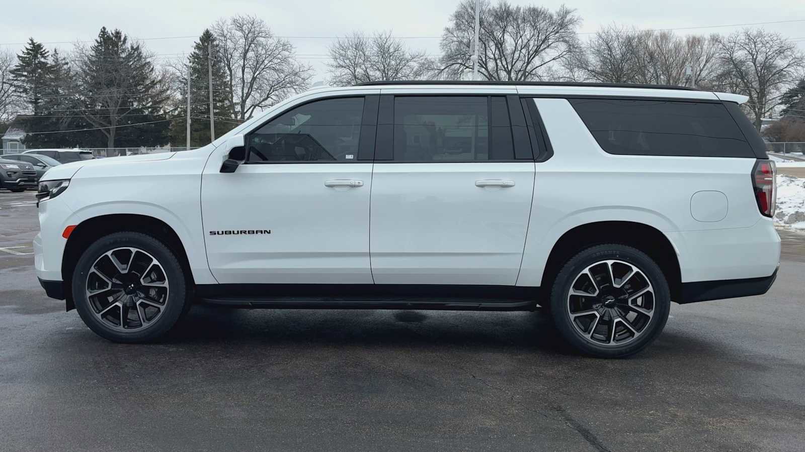 Certified 2023 Chevrolet Suburban RST image 5