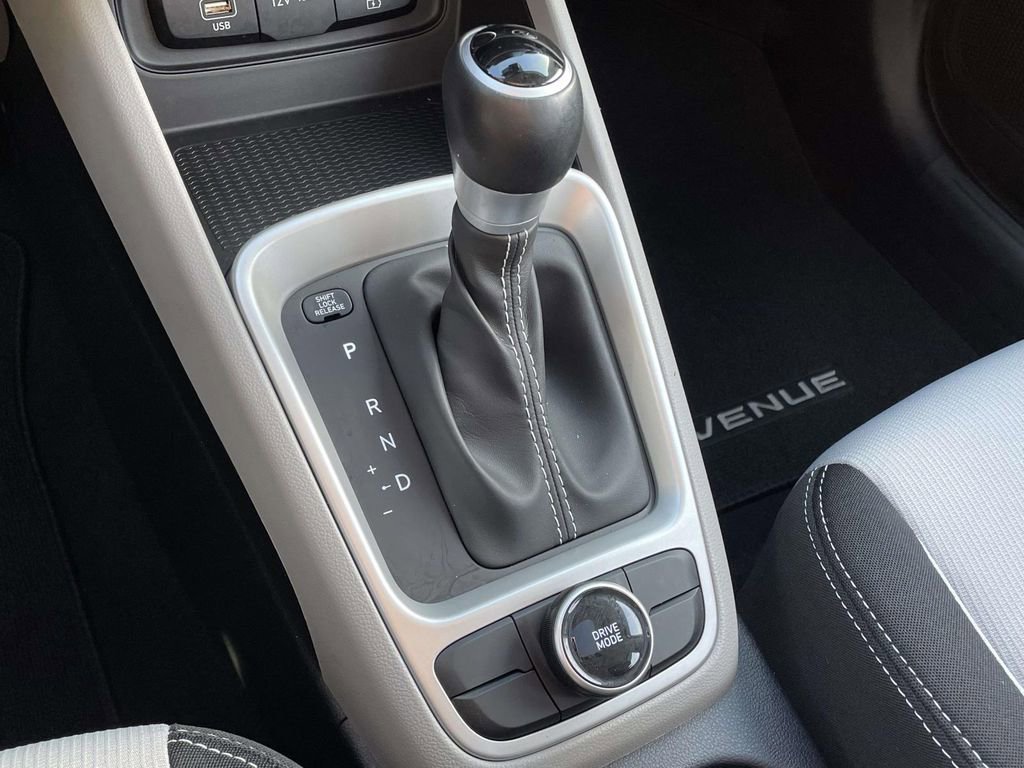 Certified 2024 Hyundai Venue SEL image 20
