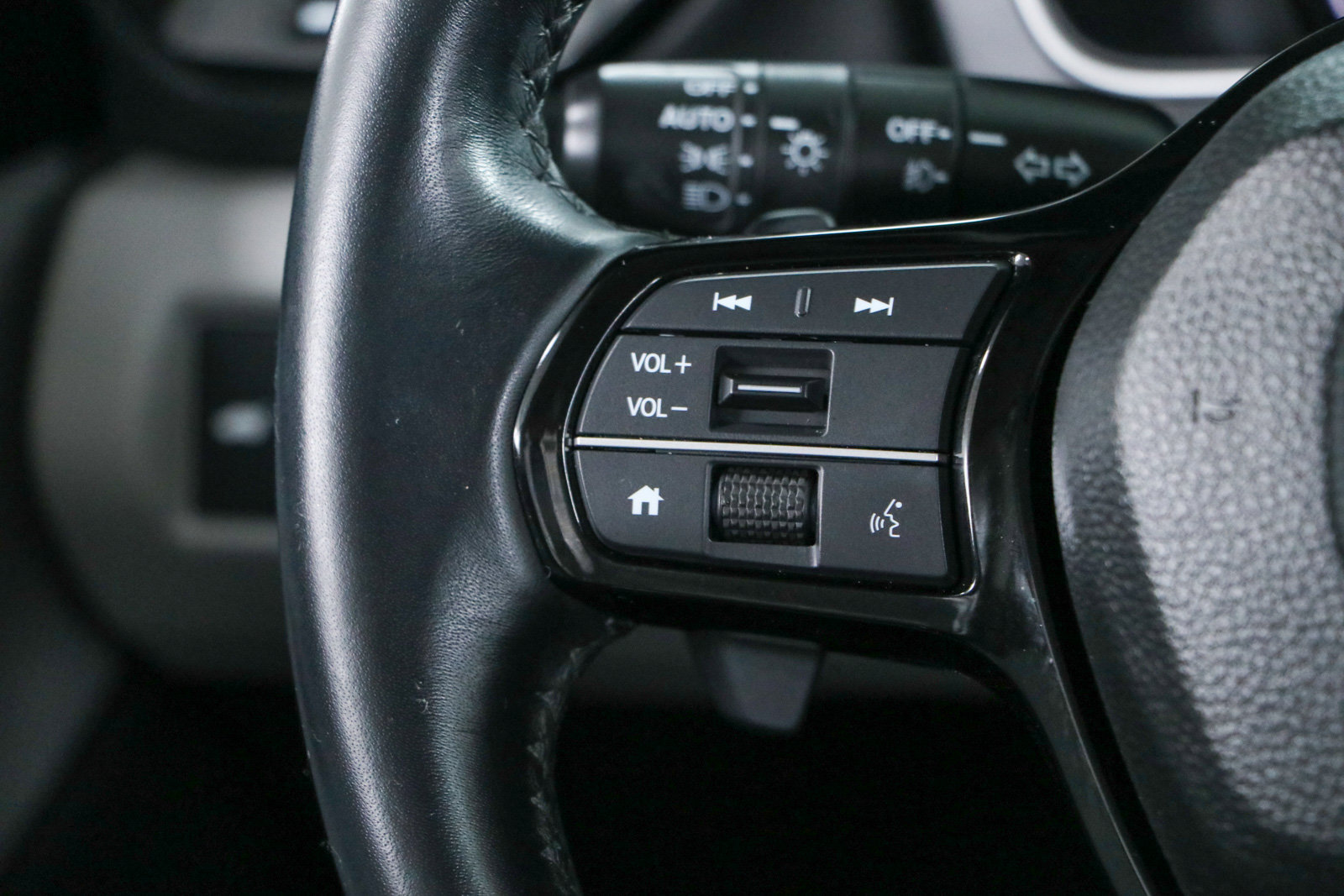 Used 2025 Honda Pilot Touring image 13