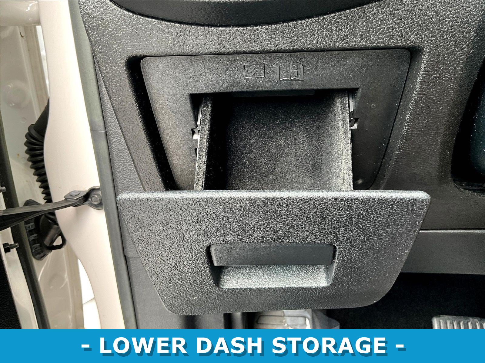 Used 2015 Ford Edge Titanium w/ Equipment Group 301A AWD/4WD image 40