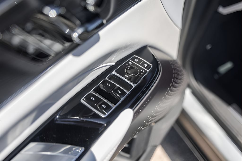 Certified 2024 Cadillac Lyriq Sport RWD image 19