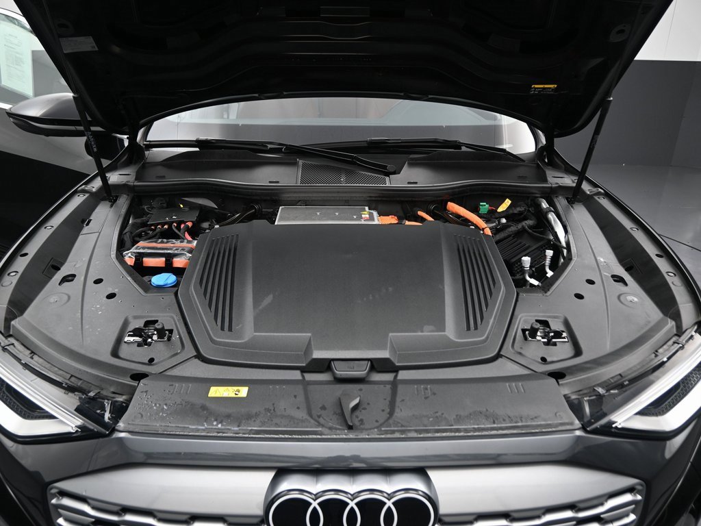 Used 2024 Audi Q8 e-tron Premium Plus image 46