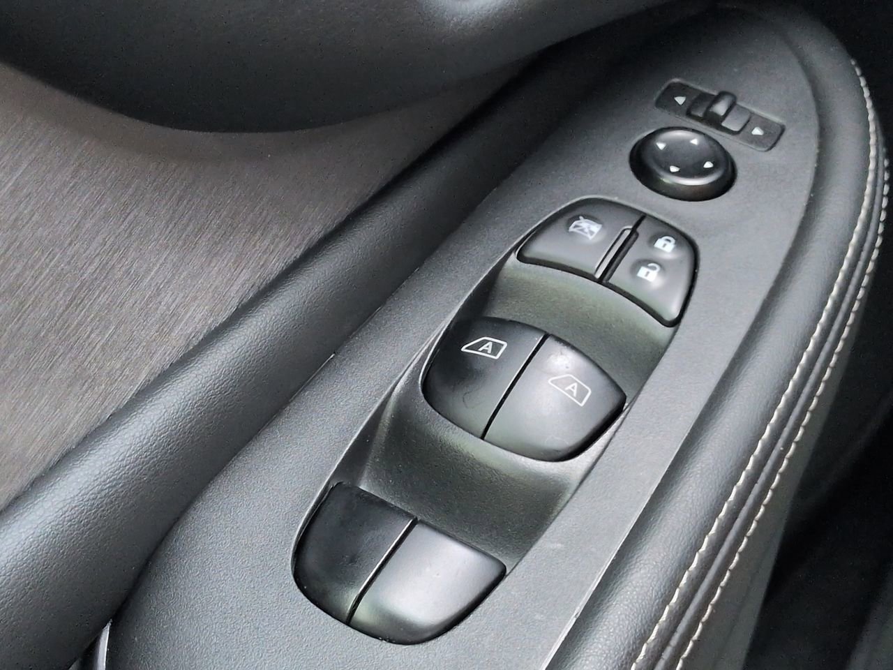 Used 2022 Nissan Murano SV FWD image 23
