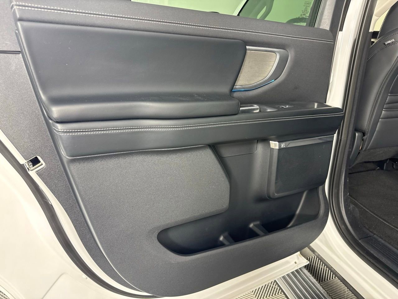 Used 2025 Ford Expedition Max Platinum image 33