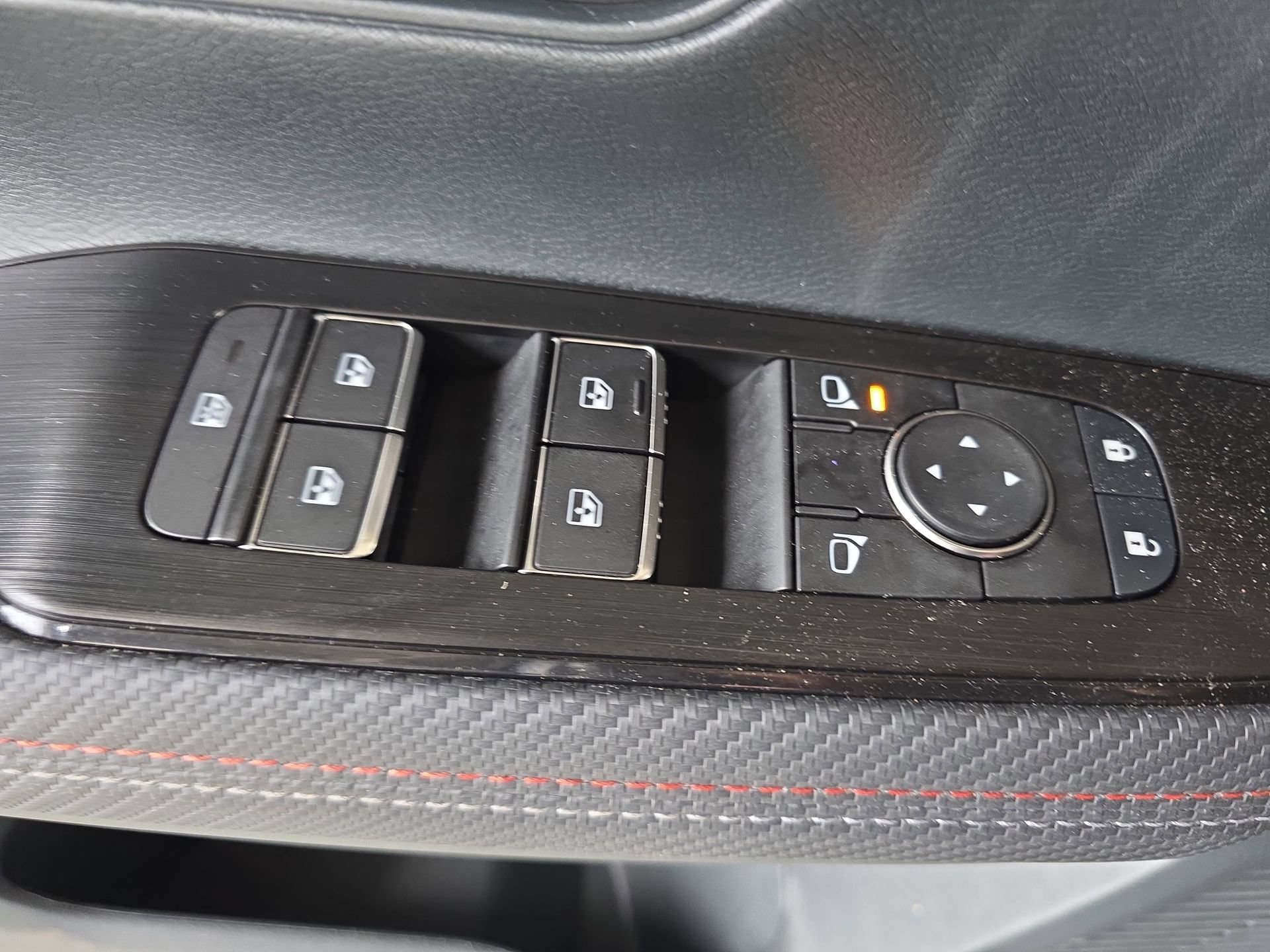 Used 2025 Nissan Kicks SR FWD image 26