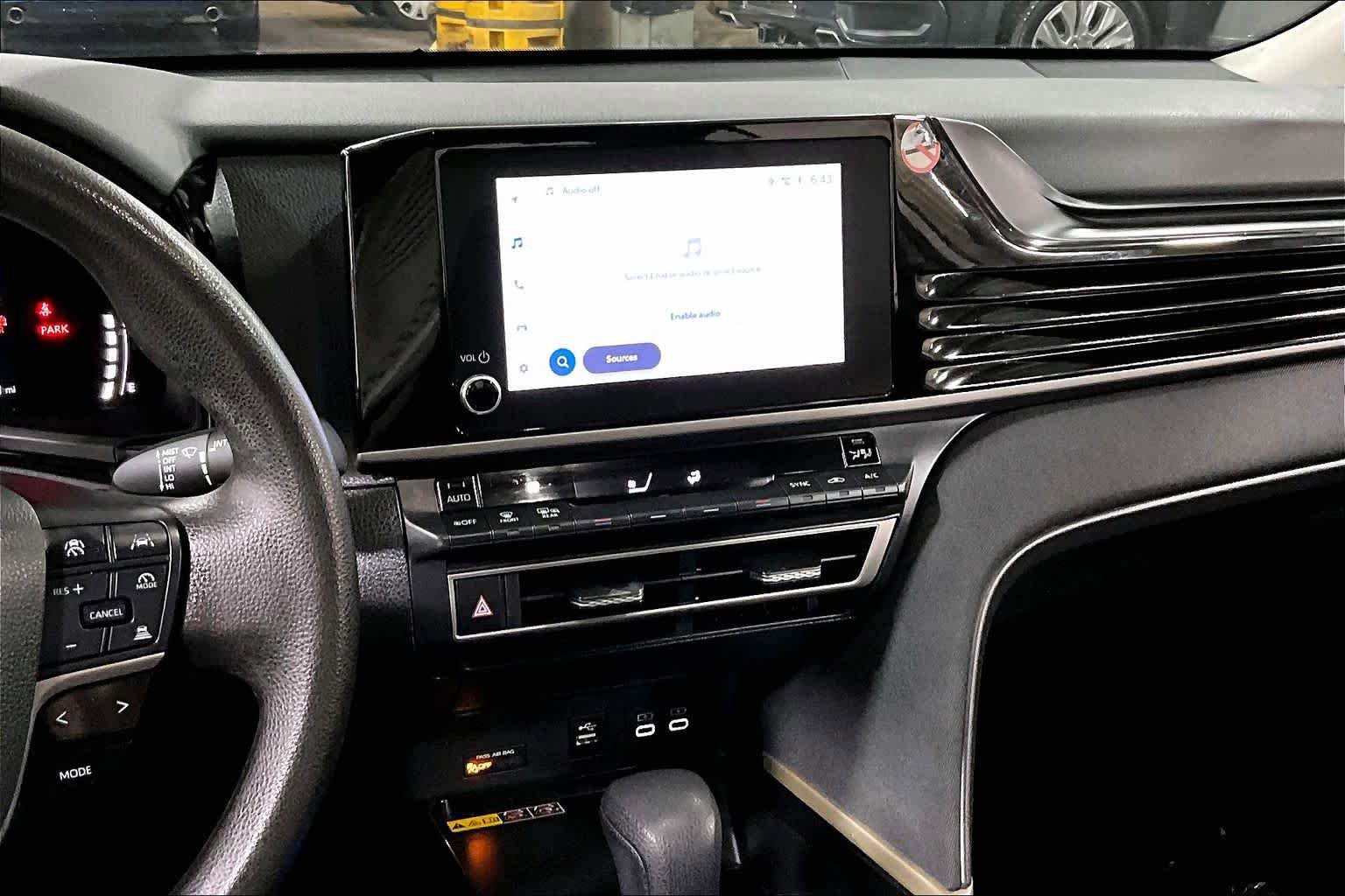 Used 2025 Toyota Camry LE image 7