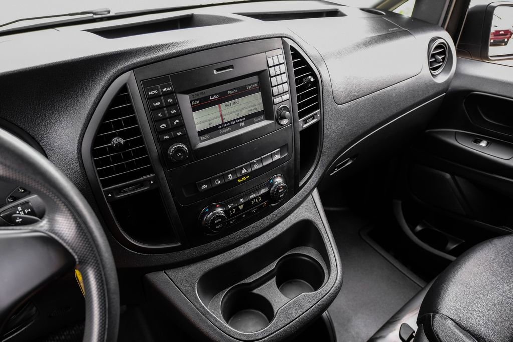 Used 2017 Mercedes-Benz Metris Passenger w/ Driver Efficiency Package image 17