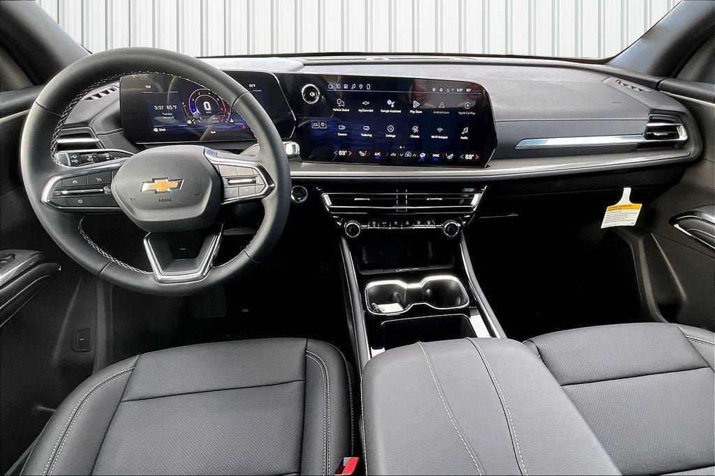 New 2026 Chevrolet Traverse LT w/ Driver Confidence Package FWD image 2