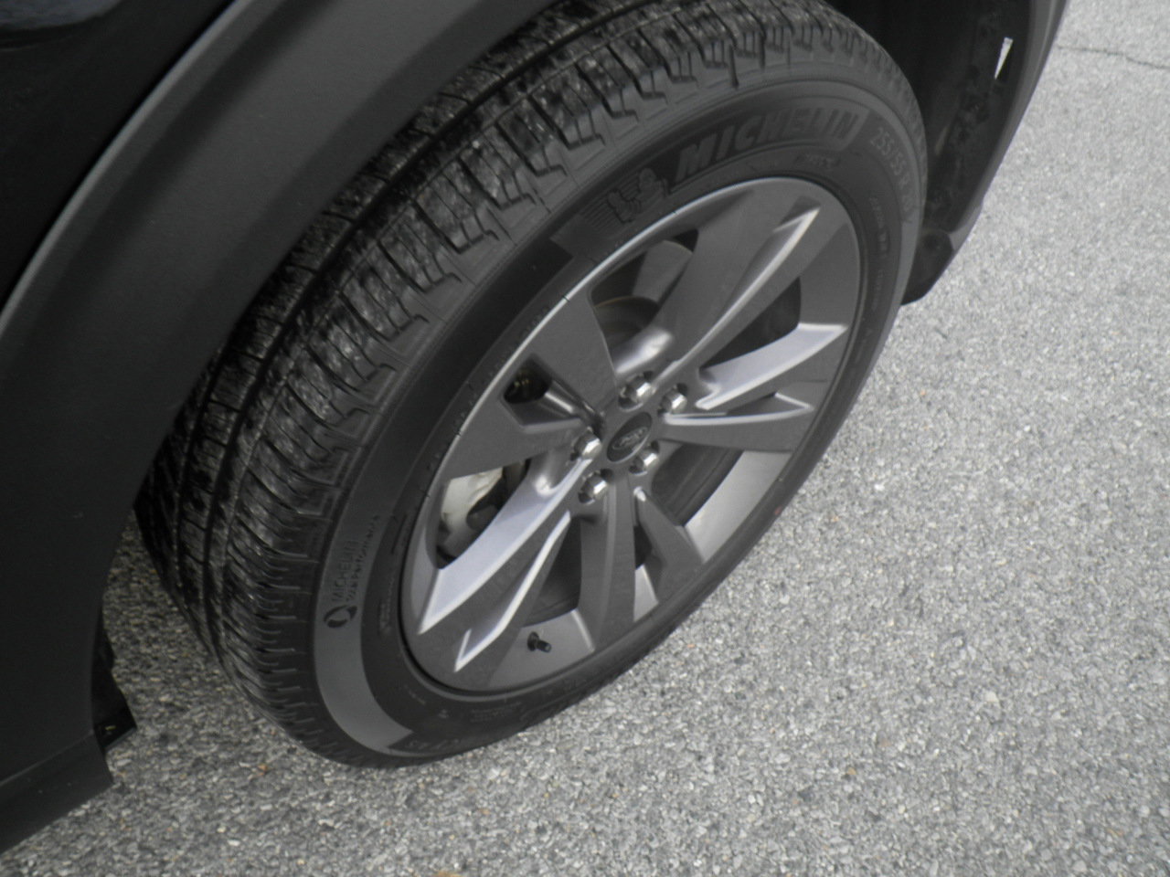 Certified 2025 Ford Explorer Active w/ Active Comfort Package image 9