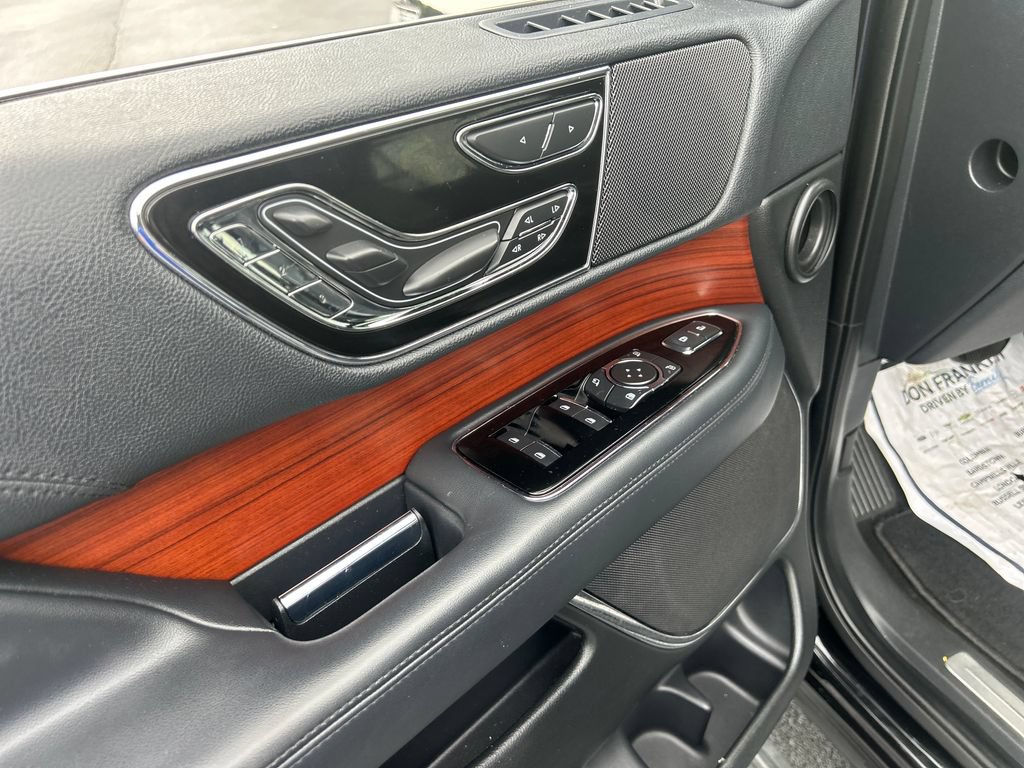 Used 2022 Lincoln Navigator Reserve AWD/4WD image 10