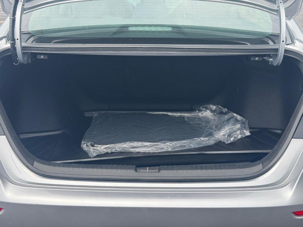 Certified 2025 Honda Accord SE image 5
