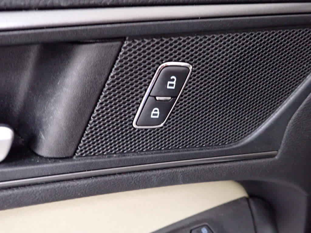 Used 2019 Ford Edge SE image 13