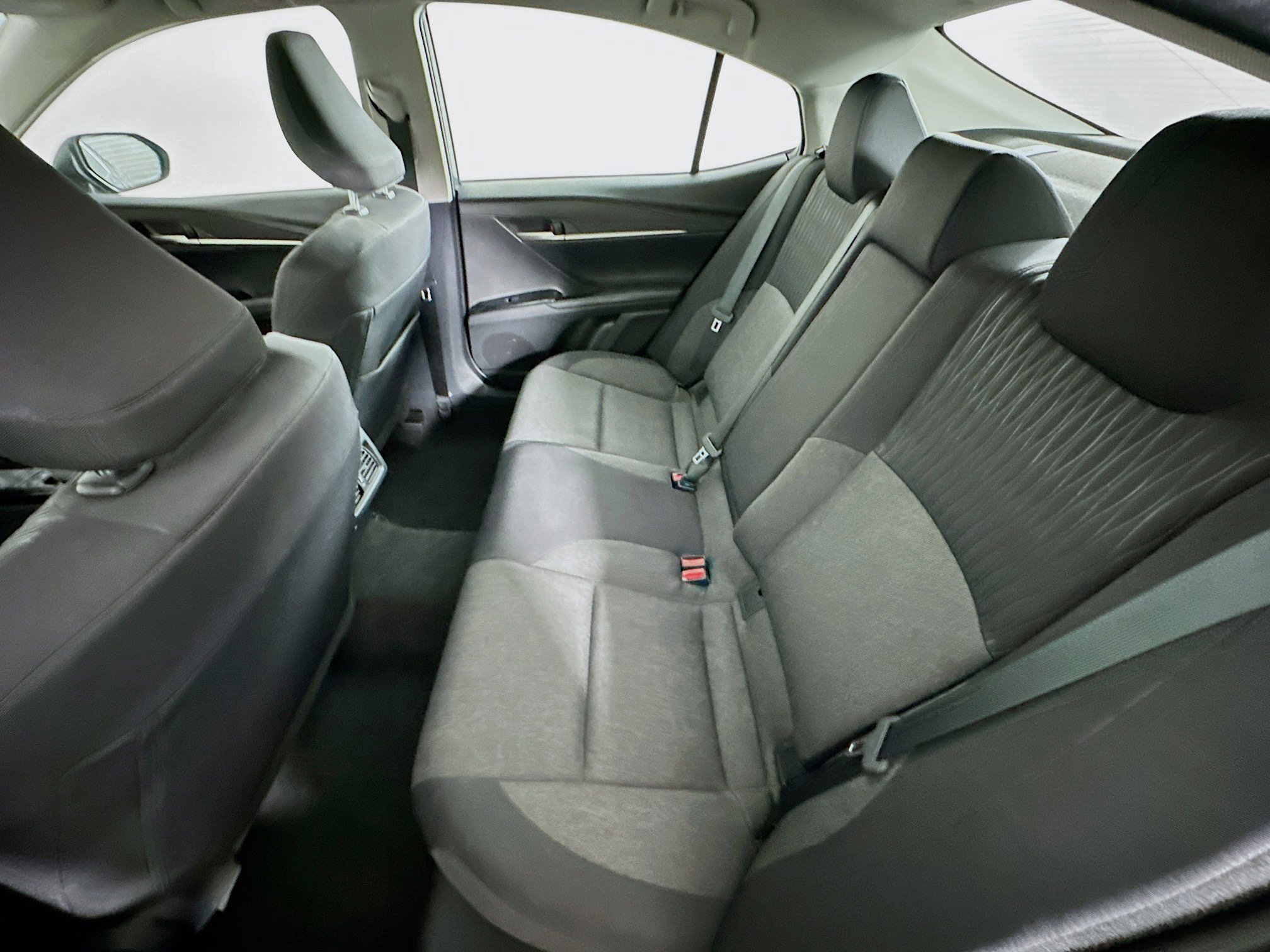 Used 2025 Toyota Camry LE image 28