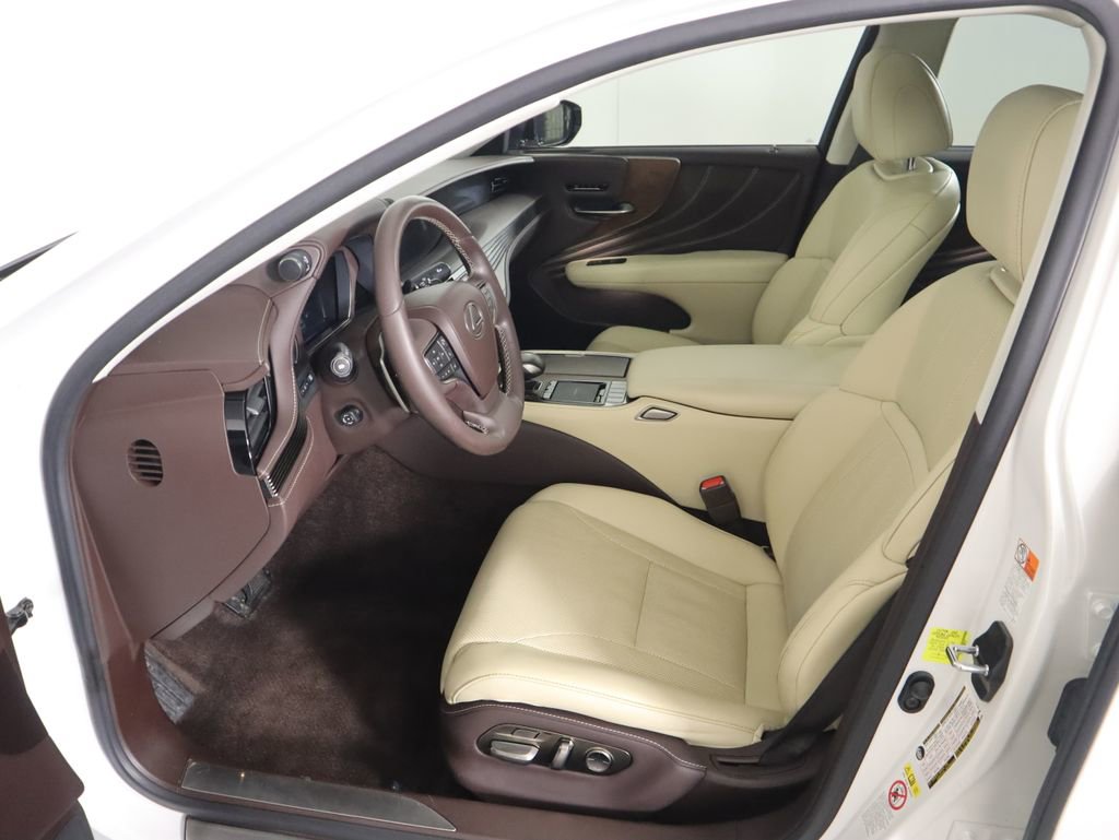 Used 2018 Lexus LS 500 w/ Accessory Package (Z2) image 20