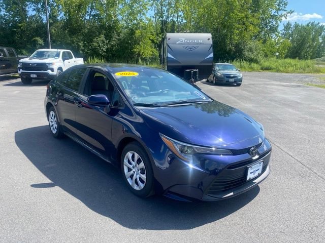 Used 2025 Toyota Corolla LE w/ Convenience Package FWD image 4