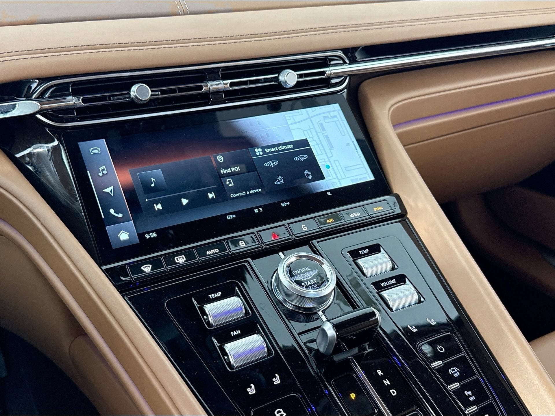 Used 2024 Aston Martin DB12 Coupe RWD image 12