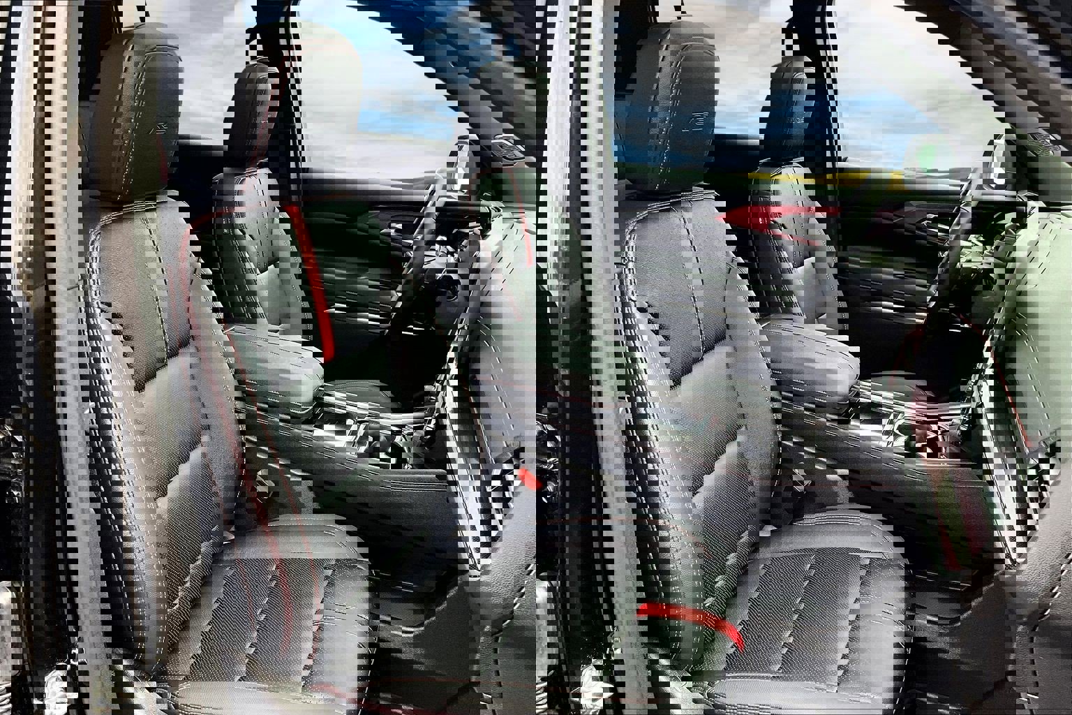 Used 2025 Chevrolet Traverse RS w/ LPO, Floor Liner Package image 21