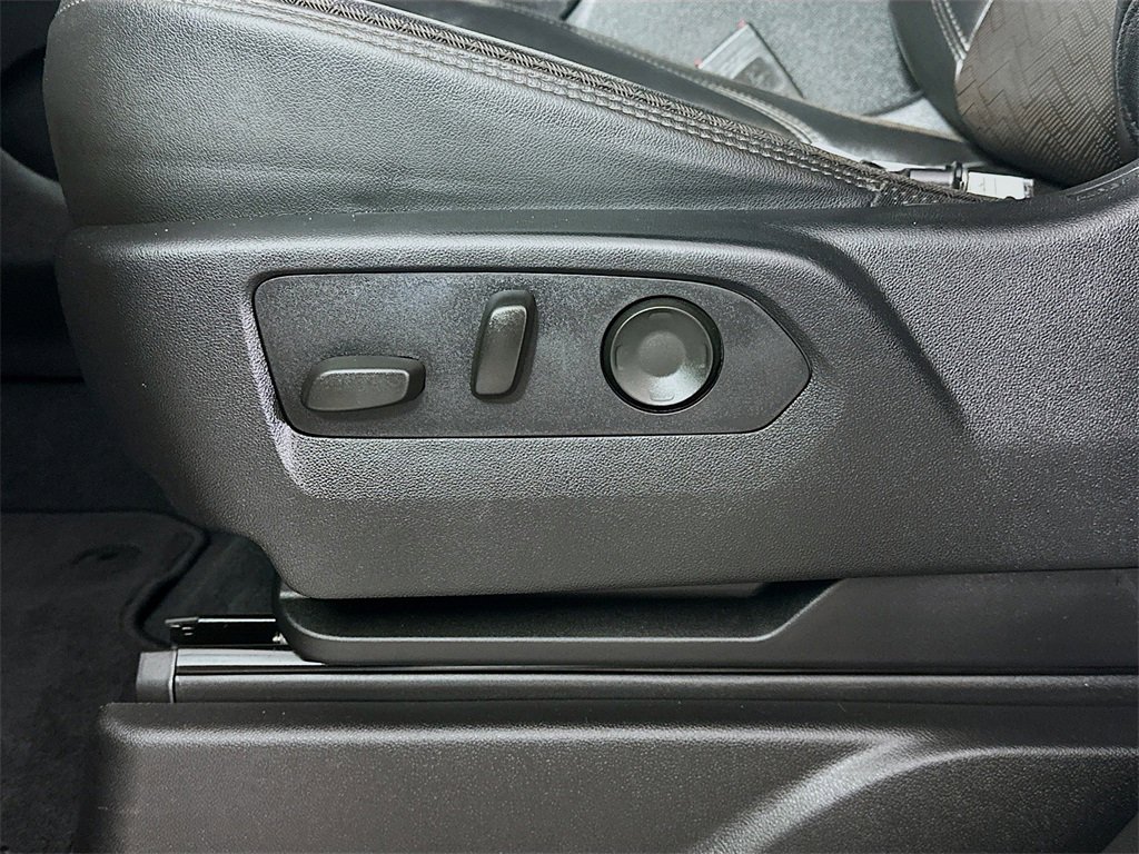 Used 2021 Chevrolet Suburban High Country w/ Premium Package image 23