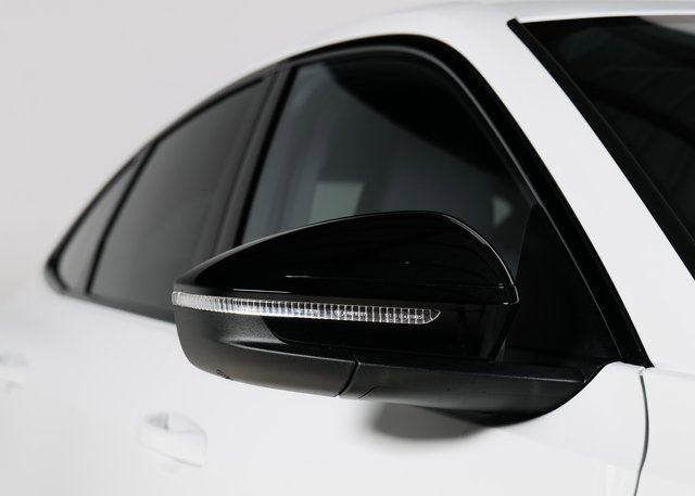 New 2025 Audi SQ5 Prestige image 30