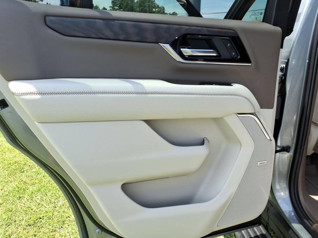 New 2026 GMC Yukon Denali w/ Denali Reserve Package AWD/4WD image 18