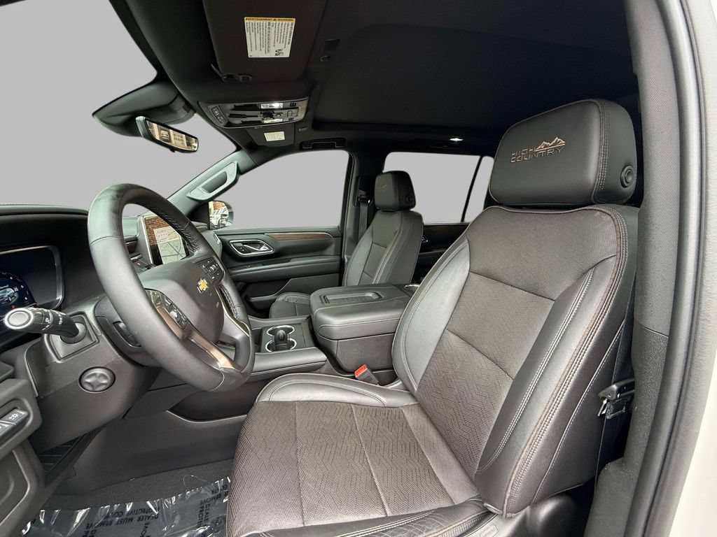 Used 2023 Chevrolet Suburban High Country w/ Premium Package 2 AWD/4WD image 2