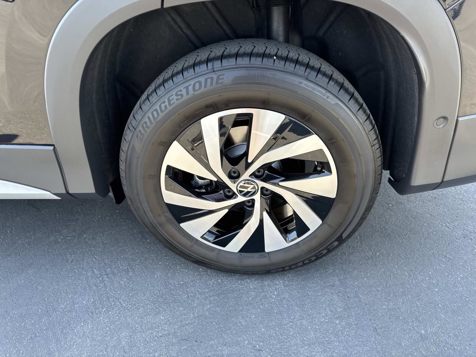 Used 2025 Volkswagen Tiguan S AWD/4WD image 6