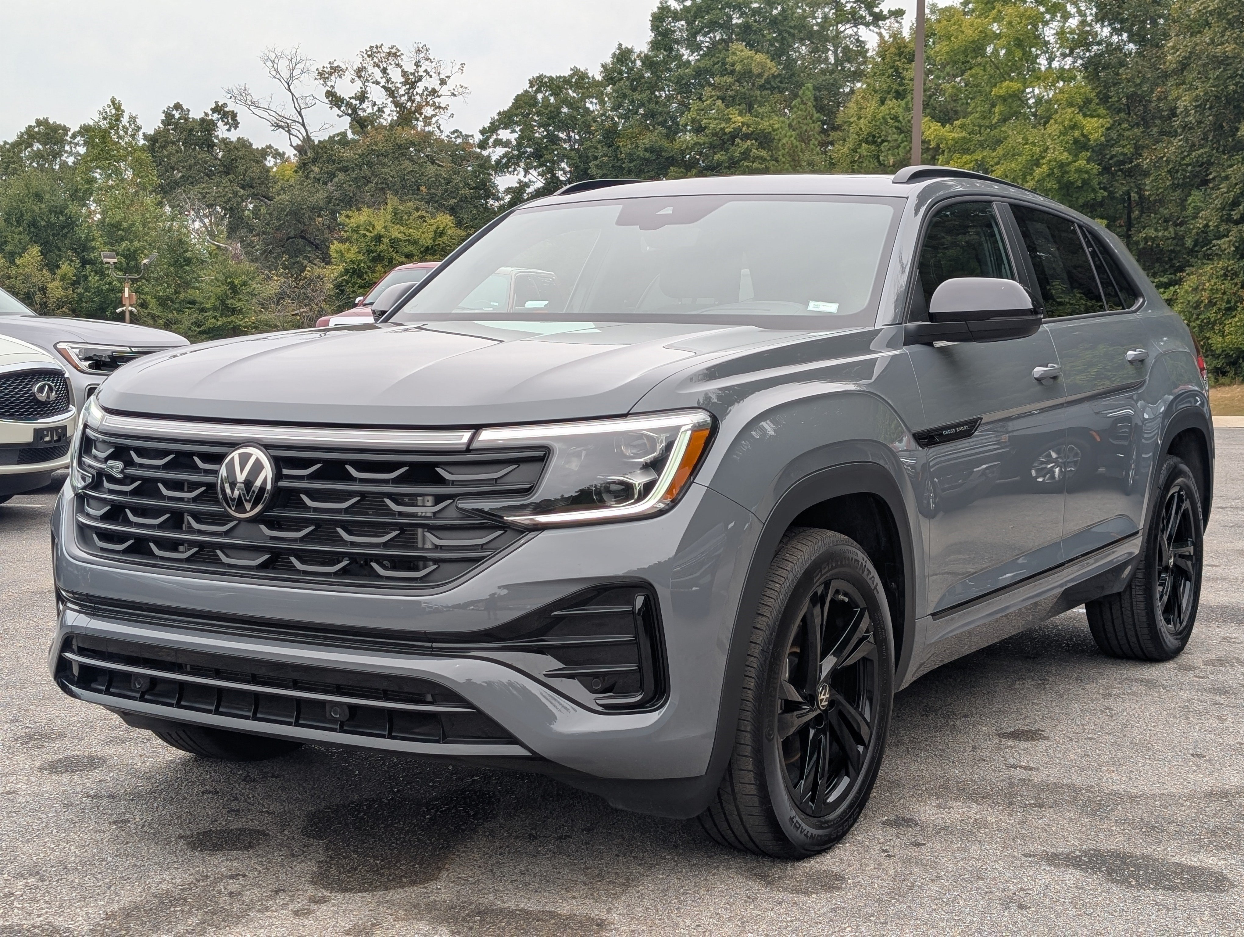 Used 2026 Volkswagen Atlas Cross Sport SEL R-Line AWD/4WD image 5