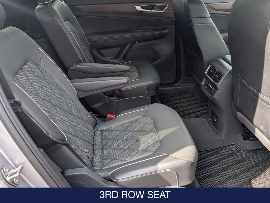 Used 2025 Volkswagen Atlas SEL Premium R-Line AWD/4WD image 33
