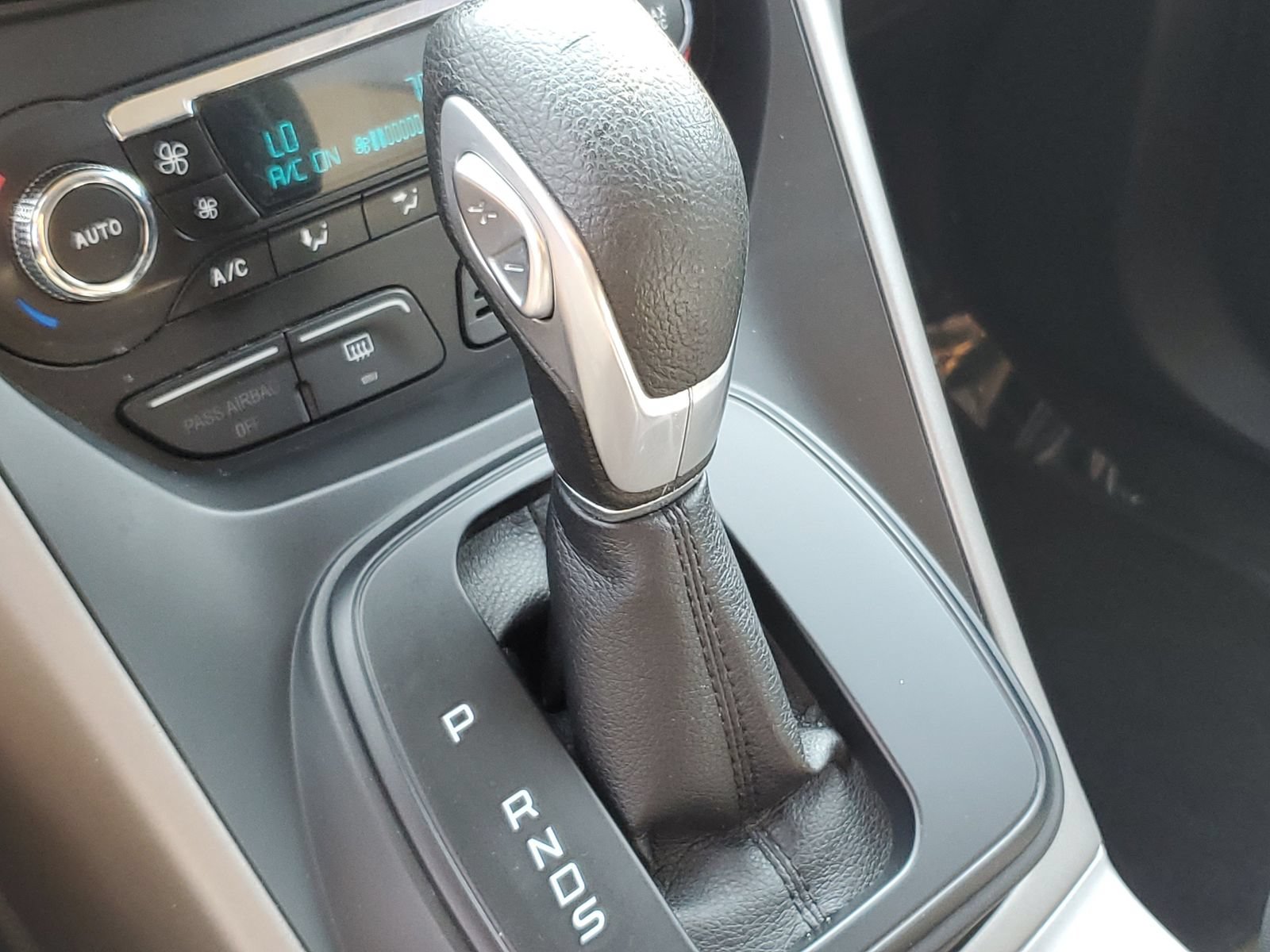 Used 2014 Ford Escape SE w/ Equipment Group 201A FWD image 30