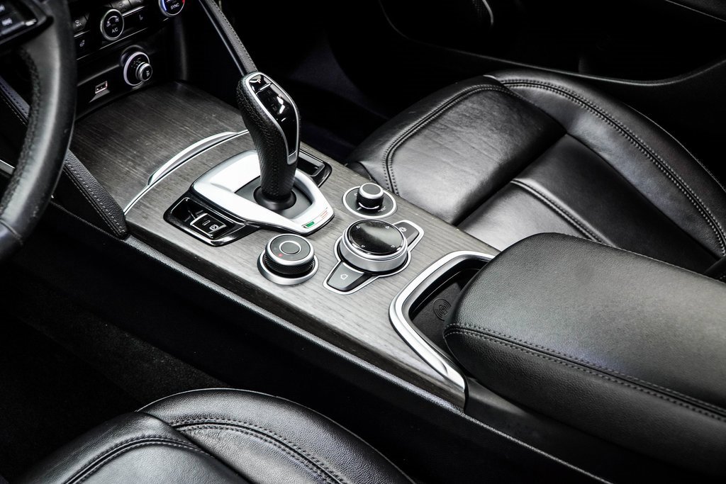 Used 2022 Alfa Romeo Stelvio Ti image 14