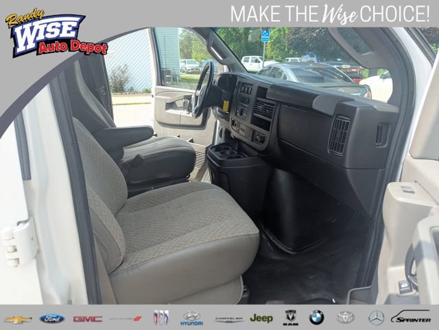 Used 2019 Chevrolet Express 2500 w/ Communications Package RWD image 21