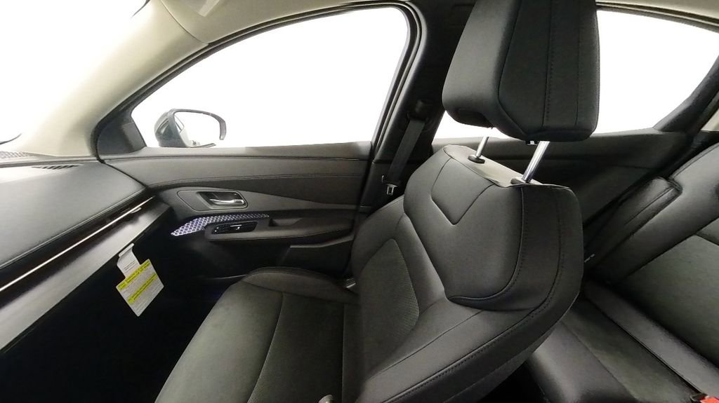 Used 2024 Nissan Ariya AWD image 21