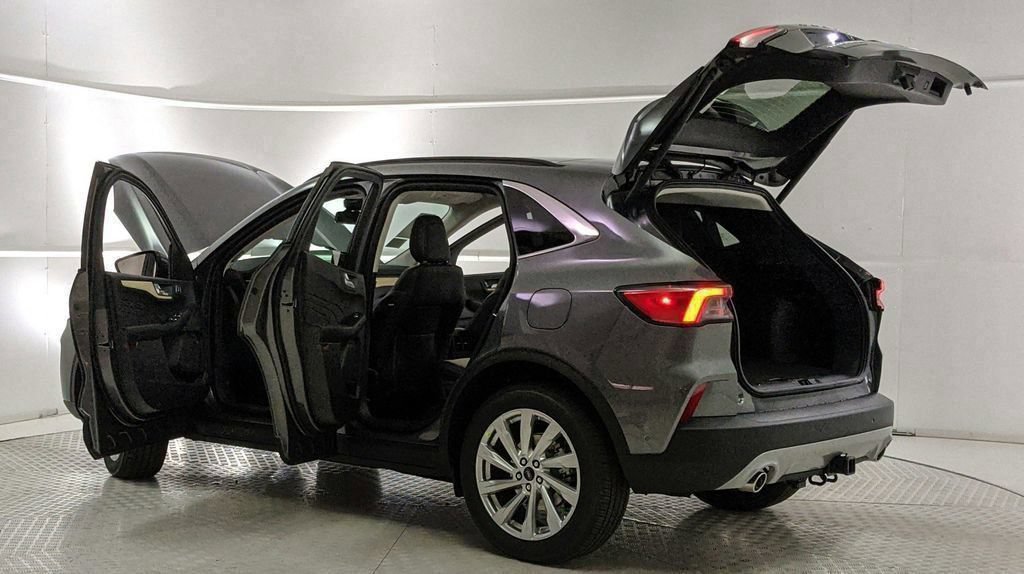 Used 2021 Ford Escape Titanium w/ Titanium Elite Package AWD/4WD image 29