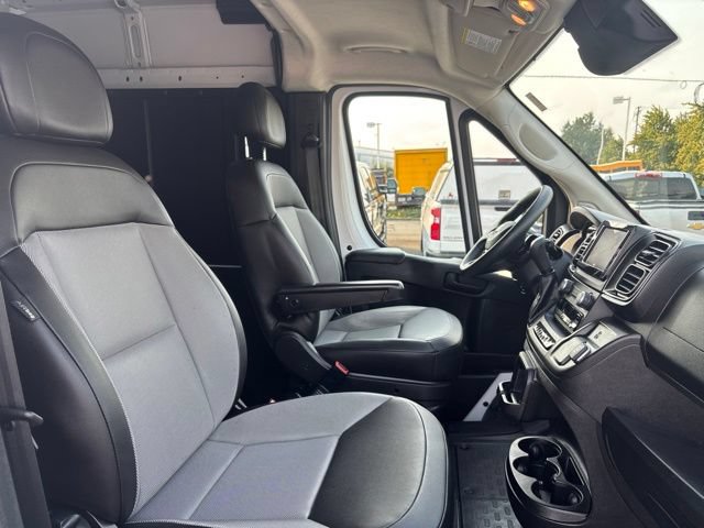 Used 2025 RAM ProMaster 2500 w/ Convenience Group FWD image 10