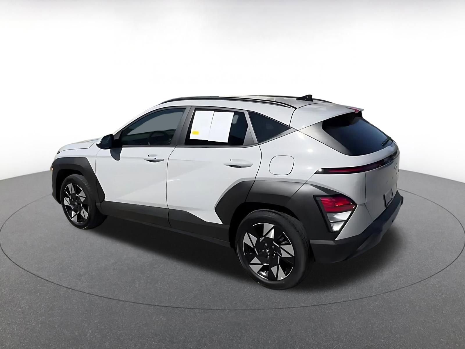 Used 2025 Hyundai Kona SEL image 10