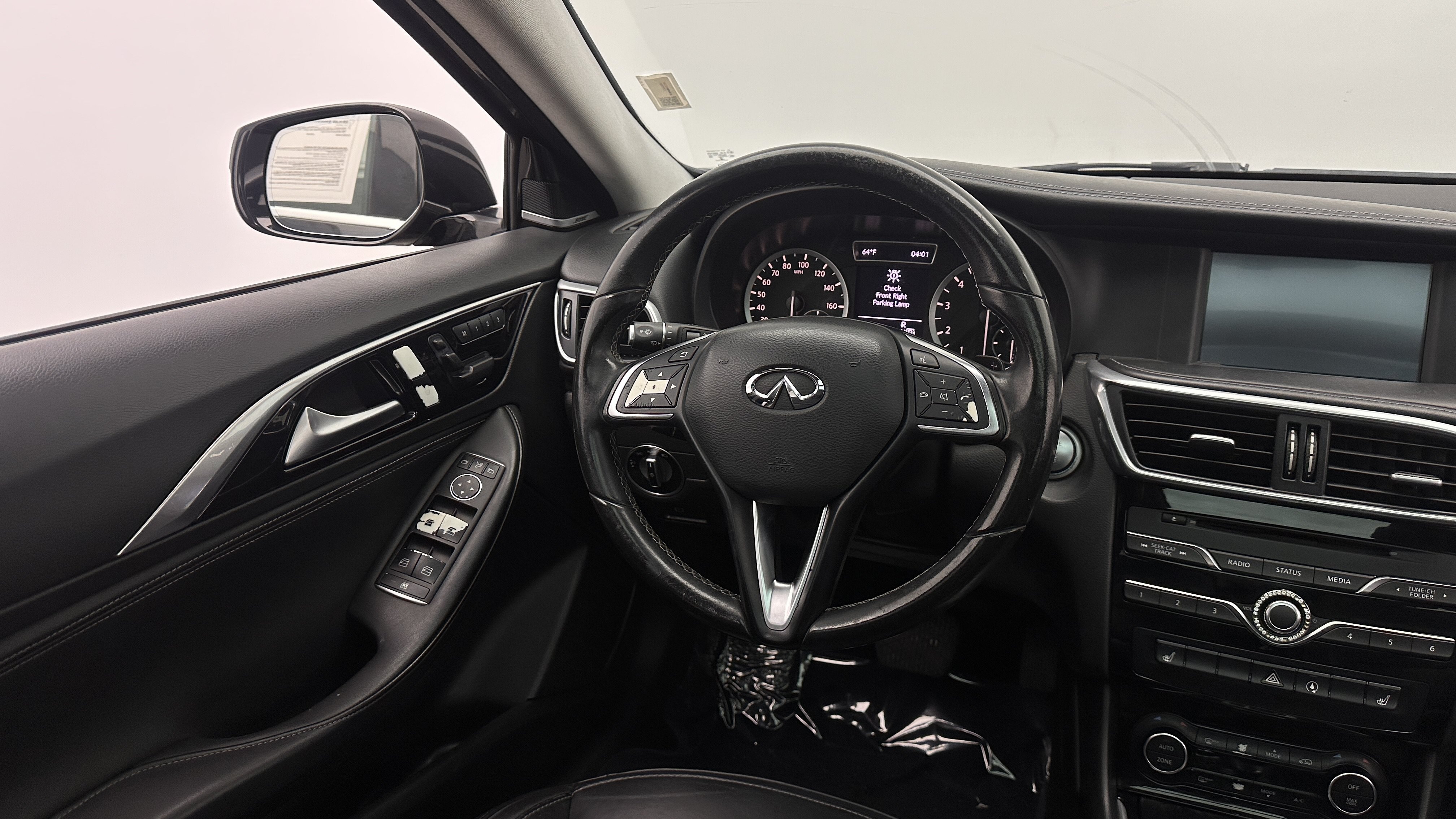 Used 2018 INFINITI QX30 Premium FWD image 25